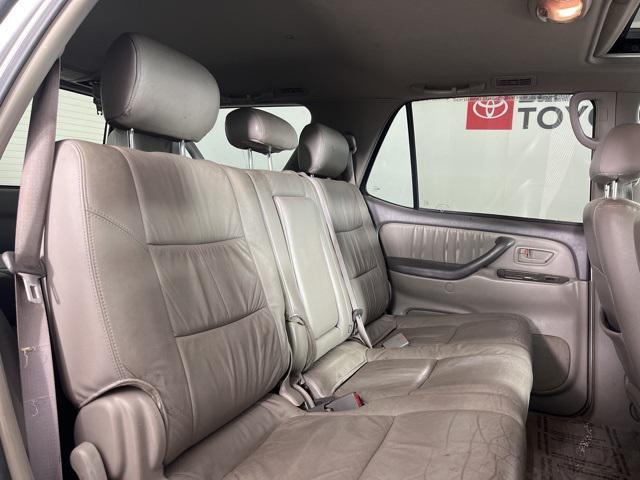 Photo of 2004 Silver Sky Metallic Toyota Sequoia