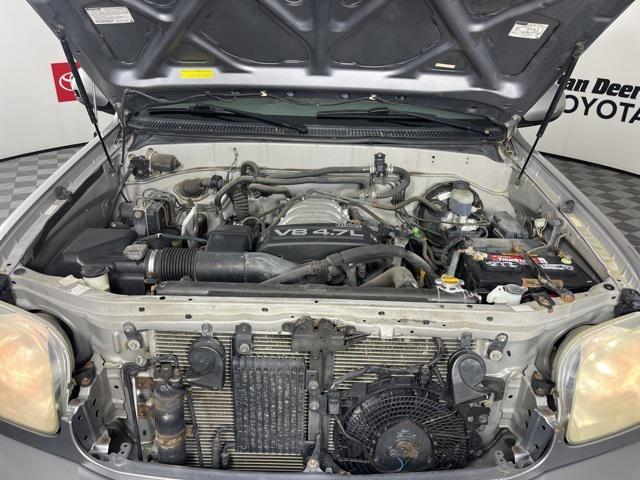 Photo of 2004 Silver Sky Metallic Toyota Sequoia