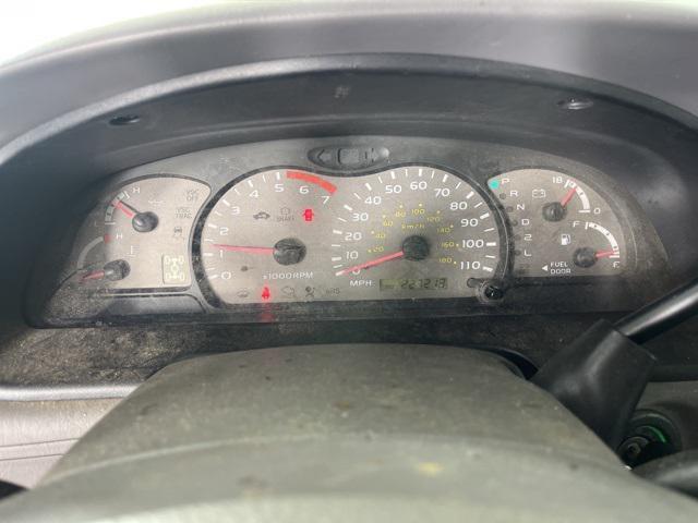 Photo of 2004 Silver Sky Metallic Toyota Sequoia