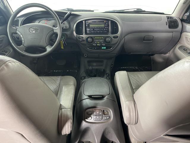 Photo of 2004 Silver Sky Metallic Toyota Sequoia