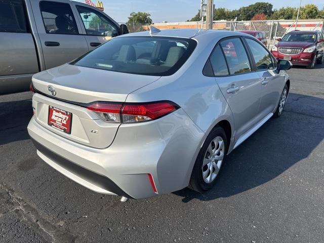 Photo of 2022 Classic Silver Metallic Toyota Corolla
