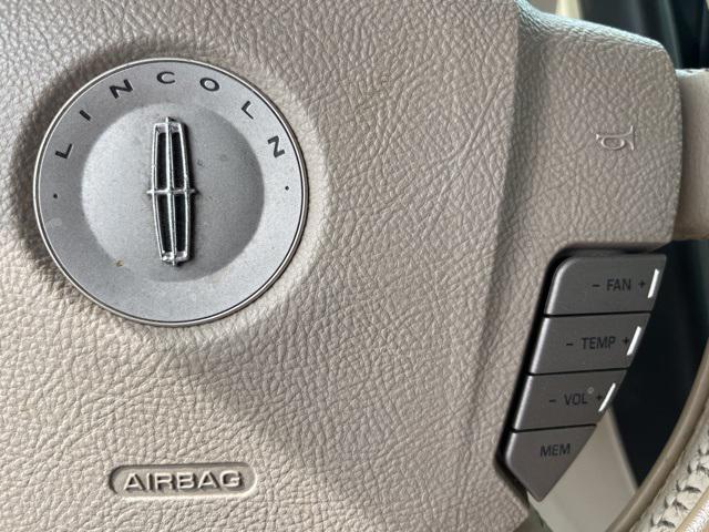 Photo of 2003 Black Clearcoat Lincoln Aviator
