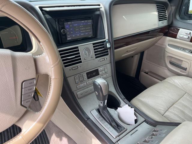 Photo of 2003 Black Clearcoat Lincoln Aviator