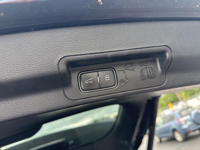 Photo of 2022 Agate Black Metallic Ford Explorer