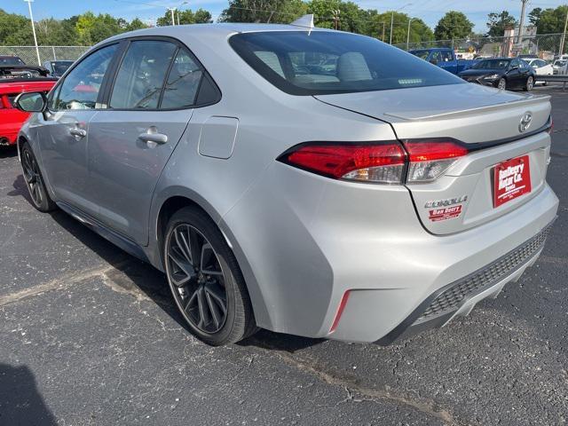 Photo of 2022 Classic Silver Metallic Toyota Corolla