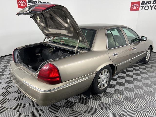 Photo of 2004 Arizona Beige Clearcoat Metallic Mercury Grand Marquis