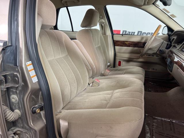 Photo of 2004 Arizona Beige Clearcoat Metallic Mercury Grand Marquis