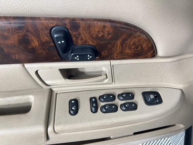 Photo of 2004 Arizona Beige Clearcoat Metallic Mercury Grand Marquis