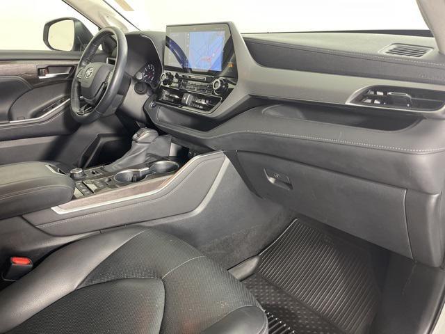 Photo of 2020 Blizzard Pearl Toyota Highlander