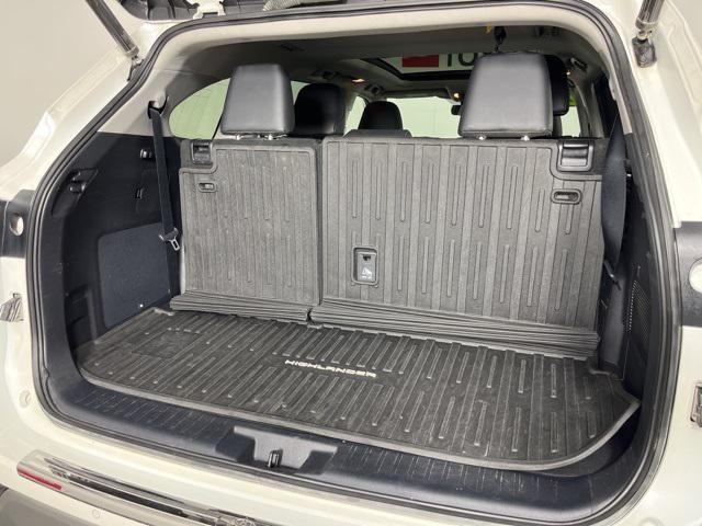 Photo of 2020 Blizzard Pearl Toyota Highlander