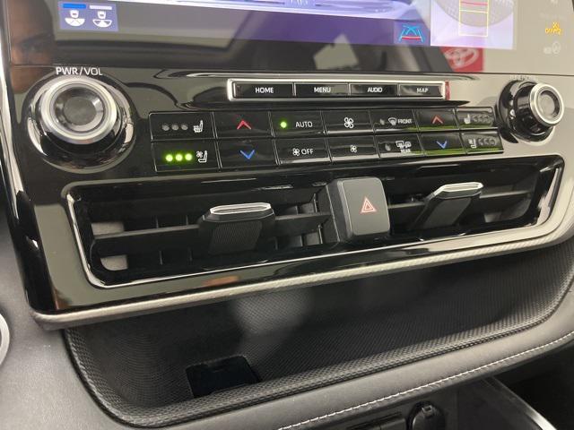 Photo of 2020 Blizzard Pearl Toyota Highlander