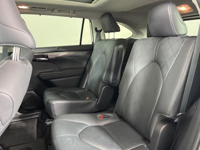 Photo of 2020 Blizzard Pearl Toyota Highlander