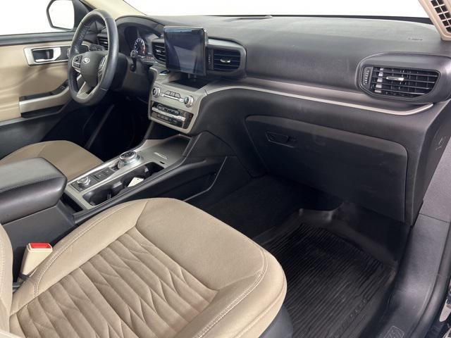 Photo of 2021 Black Metallic Ford Explorer