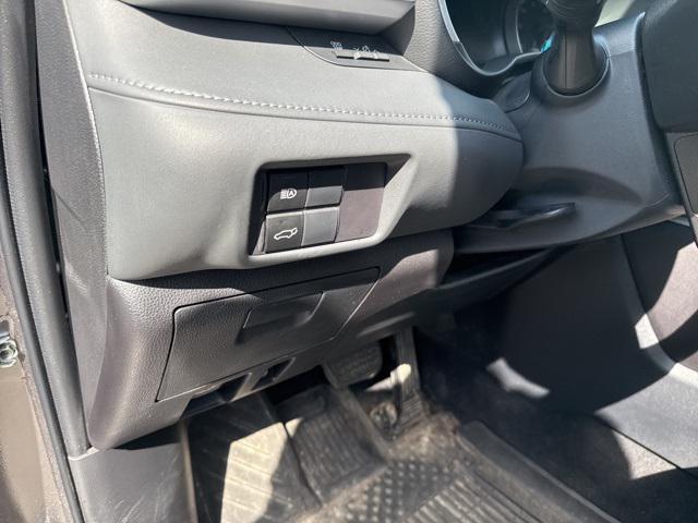 Photo of 2022 Magnetic Gray Metallic Toyota Highlander Hybrid