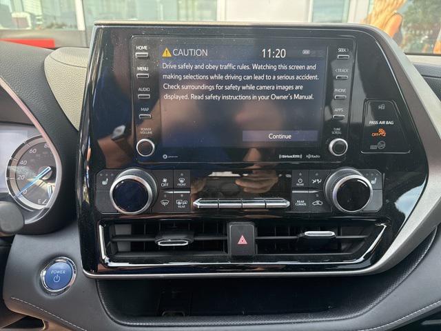 Photo of 2022 Magnetic Gray Metallic Toyota Highlander Hybrid