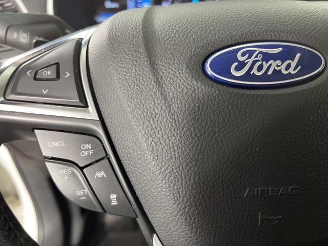 Photo of 2021 Star White Metallic Tri-Coat Ford Edge