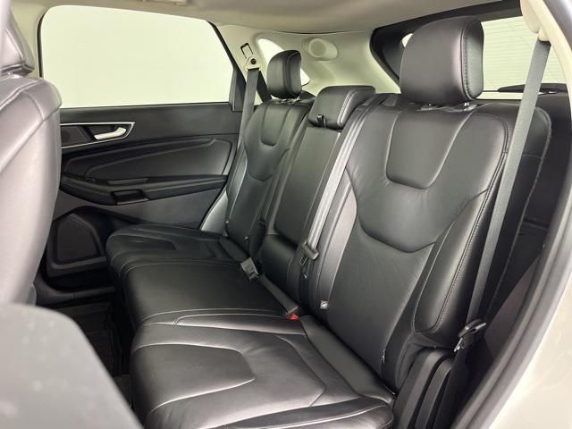 Photo of 2021 Star White Metallic Tri-Coat Ford Edge