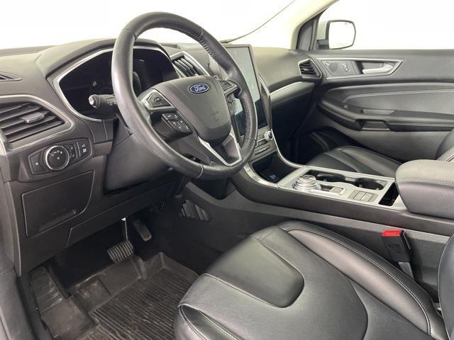 Photo of 2021 Star White Metallic Tri-Coat Ford Edge