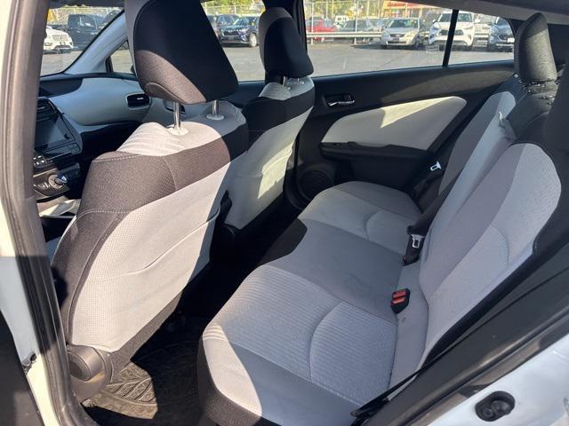 Photo of 2018 Blizzard Pearl Toyota Prius