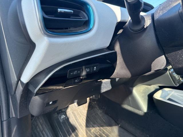 Photo of 2018 Blizzard Pearl Toyota Prius
