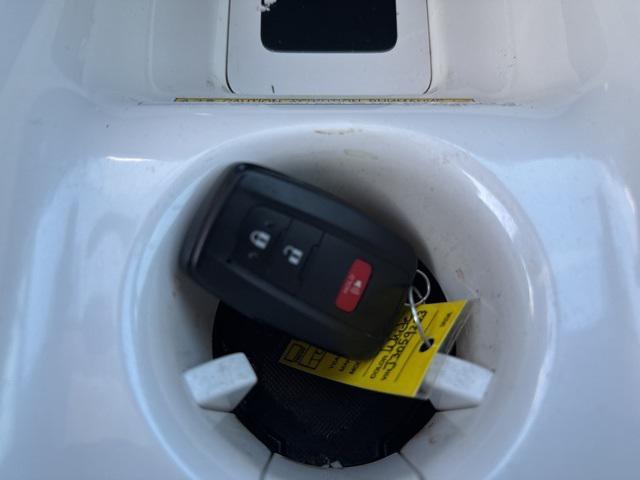 Photo of 2018 Blizzard Pearl Toyota Prius