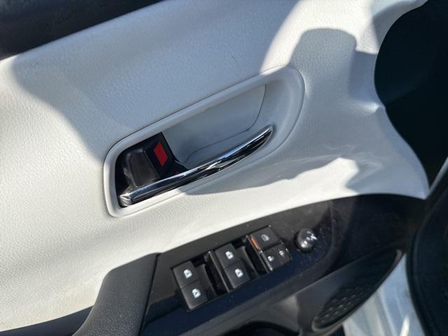 Photo of 2018 Blizzard Pearl Toyota Prius