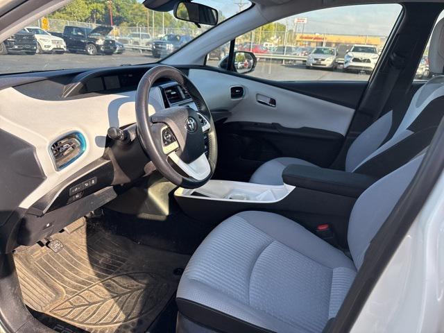 Photo of 2018 Blizzard Pearl Toyota Prius