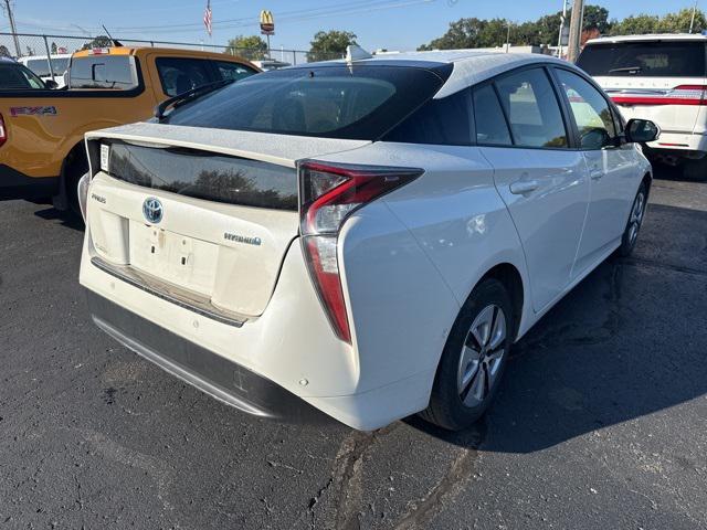 Photo of 2018 Blizzard Pearl Toyota Prius