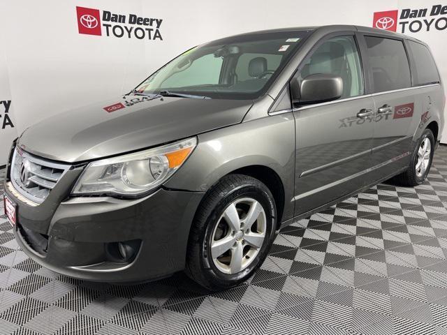 Photo of 2010 Meteor Gray Metallic Volkswagen Routan