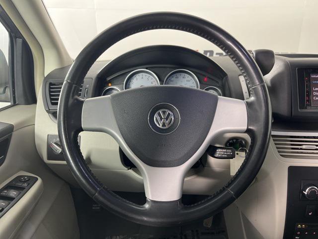 Photo of 2010 Meteor Gray Metallic Volkswagen Routan