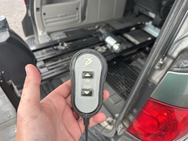 Photo of 2010 Meteor Gray Metallic Volkswagen Routan