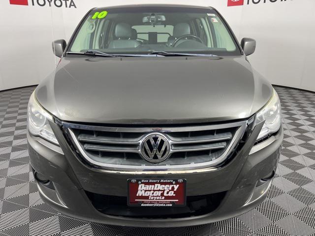 Photo of 2010 Meteor Gray Metallic Volkswagen Routan