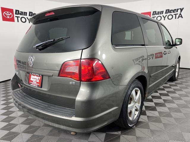 Photo of 2010 Meteor Gray Metallic Volkswagen Routan