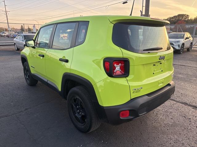 Photo of 2018 Hypergreen Clearcoat Jeep Renegade
