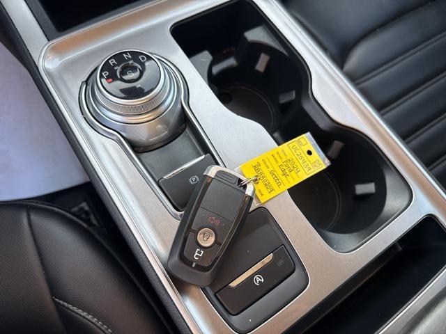 Photo of 2024 Blue Metallic Ford Edge