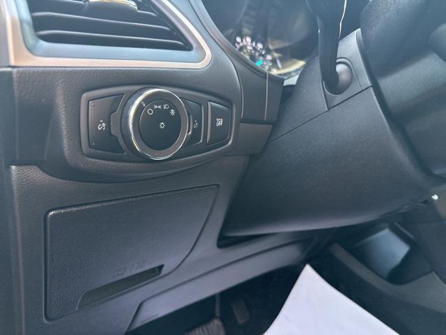 Photo of 2024 Blue Metallic Ford Edge