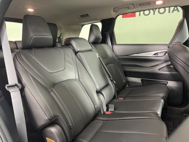 Photo of 2025 Majestic White/Black Obsidian INFINITI QX60