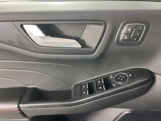 Photo of 2024 Carbonized Gray Metallic Ford Escape