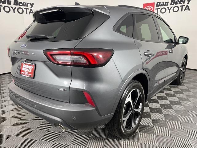 Photo of 2024 Carbonized Gray Metallic Ford Escape