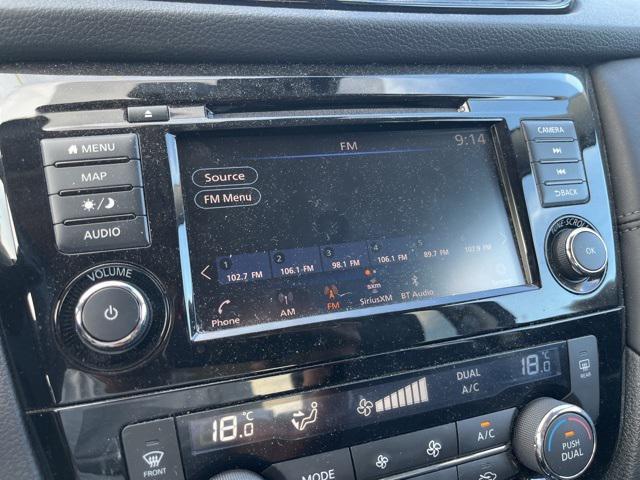 Photo of 2020 Magnetic Black Pearl Nissan Rogue