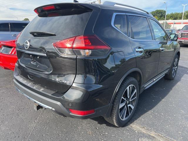 Photo of 2020 Magnetic Black Pearl Nissan Rogue