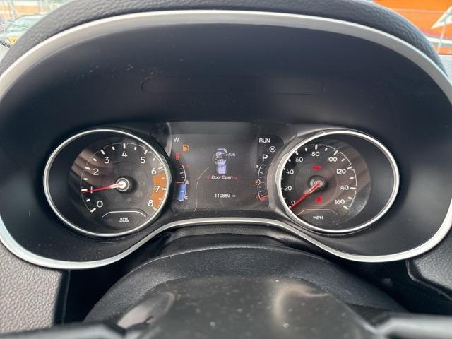 Photo of 2019 White Clearcoat Jeep Compass