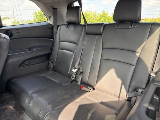 Photo of 2016 Crystal Black Pearl Honda Pilot