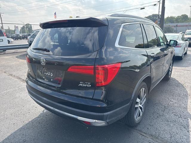 Photo of 2016 Crystal Black Pearl Honda Pilot