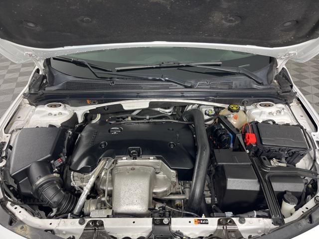 Photo of 2019 Summit White Chevrolet Malibu