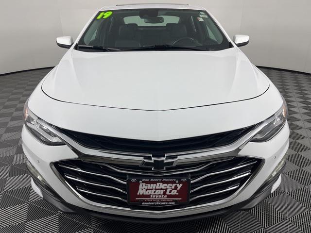 Photo of 2019 Summit White Chevrolet Malibu