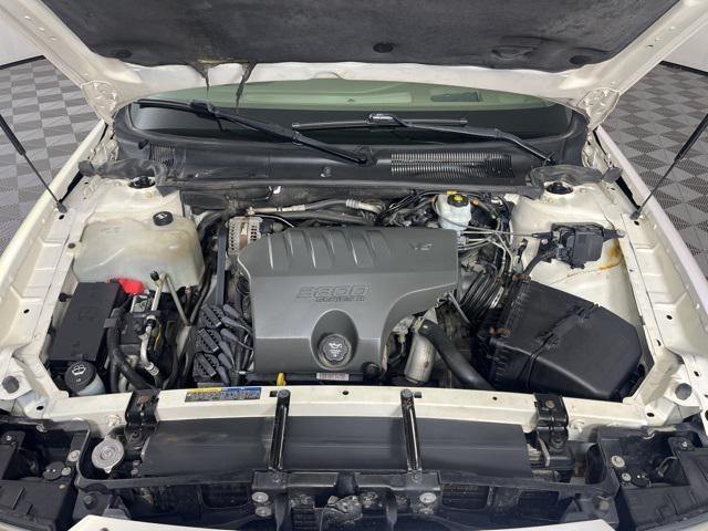Photo of 2004 White Gold Buick LeSabre