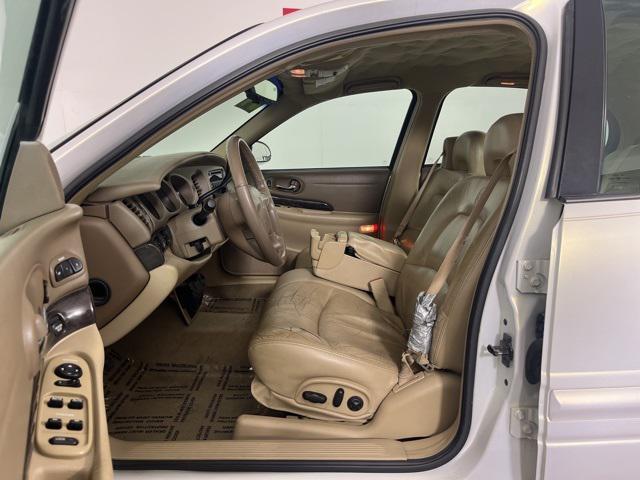 Photo of 2004 White Gold Buick LeSabre