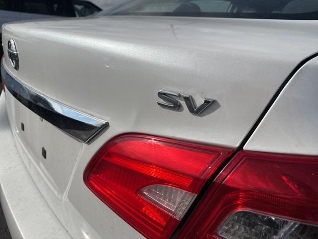 Photo of 2017 Aspen White Nissan Sentra