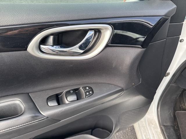 Photo of 2017 Aspen White Nissan Sentra